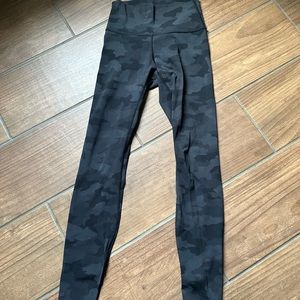 Lululemon Wunder Under Leggings 28”